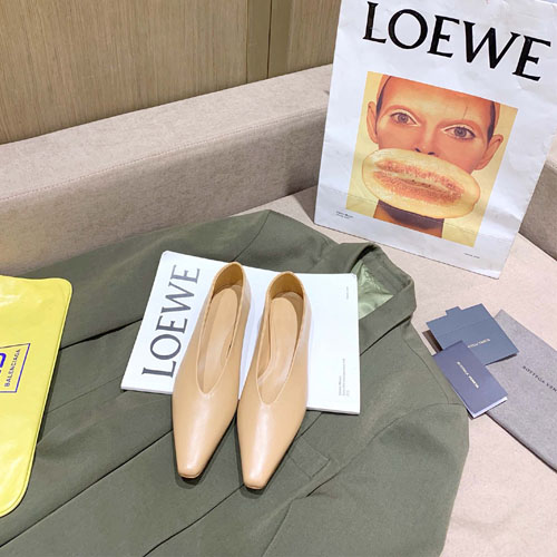 보테가 아몬드 플랫 475188 베이지