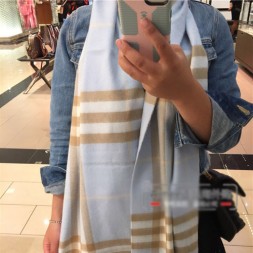 버버리 신상 스카프 BB3619