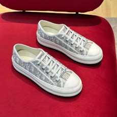 디올 여성용 스니커즈  KD0725