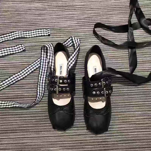 미우미우 벨트 장식 가죽 발레리나 슈즈 57196 블랙