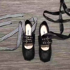 미우미우 벨트 장식 가죽 발레리나 슈즈 57196 블랙