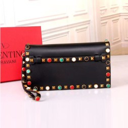 발렌티노 락스터드 스몰 클러치백 KW2B0960 블랙