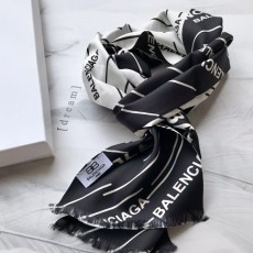 발렌시아가 신상 스카프  Balen353