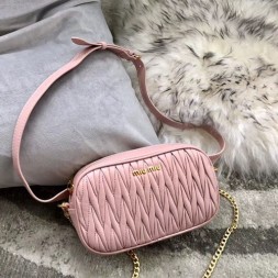 미우미우 마틀라세 벨트백 겸 크로스백 5BL005 핑크