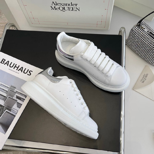 알렉산더 맥퀸  남여공용 스니커즈  586434-11
