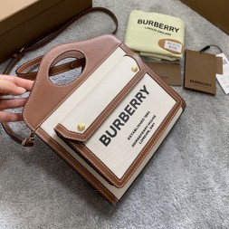 버버리 미니 투톤 캔버스 레더 포켓 백 80317461 브라운