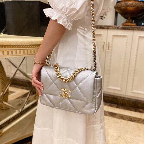  샤넬 CHANEL 19 스몰 플랩 백 AS1160 실버