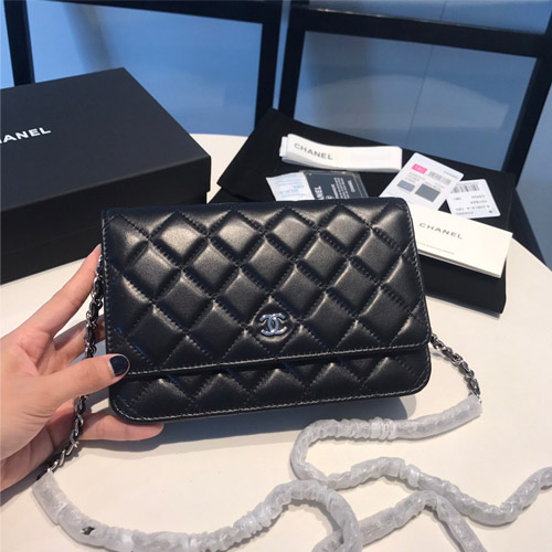 샤넬 WOC 체인 플랩백 뉴버전 A33814  램스킨 블랙 은장