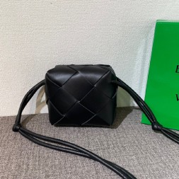 보테가 미니 카세트 카메라 백 701915-2