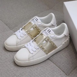 발렌티노 락스터드 남여공용 신상 스니커즈 NW50048 화이트&골드