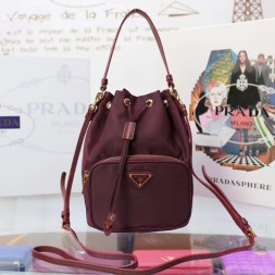 프라다 신상 패브릭 버킷백 1N1864 버건디