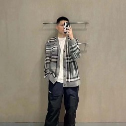 버버리 남여공용 가디건 80019204