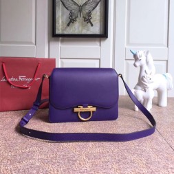 페레가모 클래식 플랩 숄더백 21H321 보라