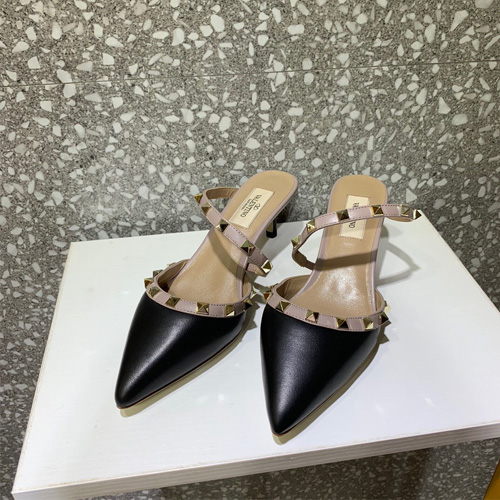 발렌티노 페이턴트 가죽 락스터드 샌들 2S0S00 블랙