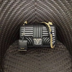 프라다 다이어그램 가죽 미듐 숄더백 1BD108 블랙 금장