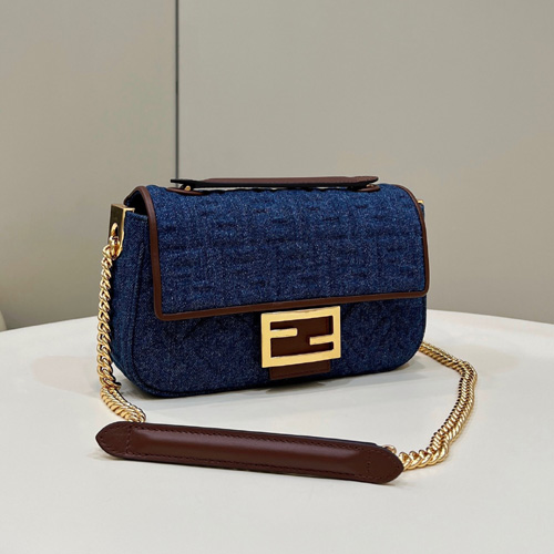 펜디 바게트 체인 미디 8BR793-4