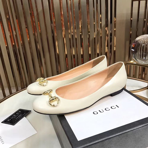 구찌 버클 플레인 플랫슈즈 431921 화이트