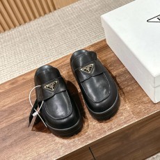 프라다  여성용 뮬 F0913-1