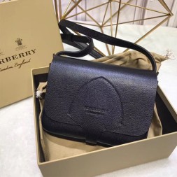 버버리 디태처블 스트랩 이퀘스트리안 쉴드 가죽 크로스백 40734131 블랙