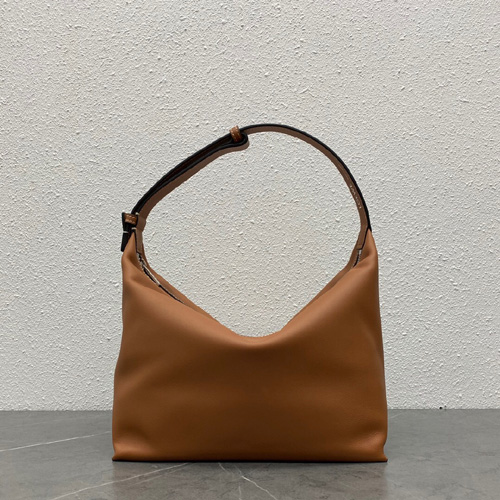 로에베 큐비 미듐 숄더백 11061