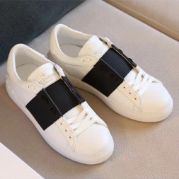 발렌티노 남여공용 신상 스니커즈 2S0S15