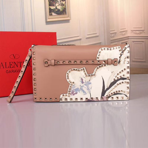 발렌티노 락스터드 미듐 클러치백 PW0B0399 누드핑크