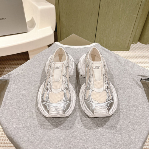 발렌시아가 남여공용 운동화 656078-3