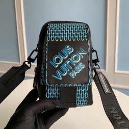 루이비통 니고 플랩 더플 폰 파우치 M81005