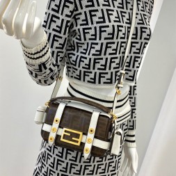 펜디 바게트 미니 케이지백 8BS034