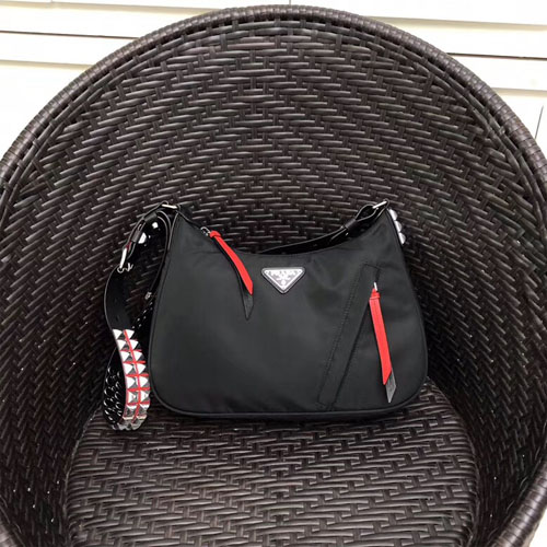 프라다 스터드장식 포코노 호보백 1BC087