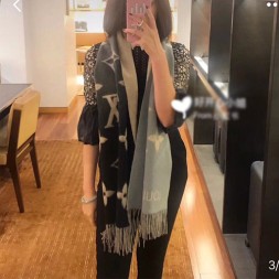 루이비통  신상  스카프 MP2280