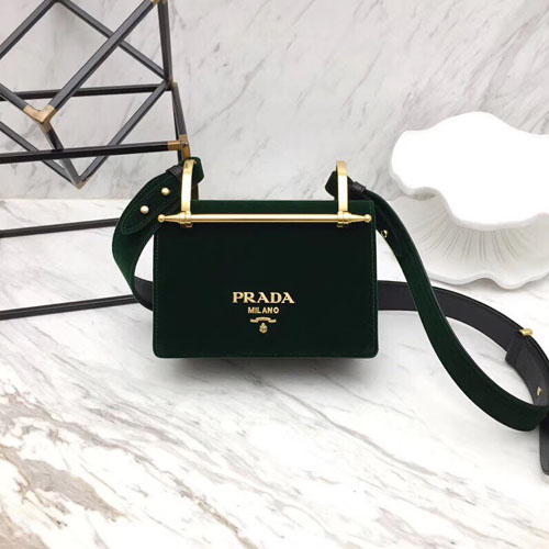프라다 벨벳 숄더백 1BD075 그린