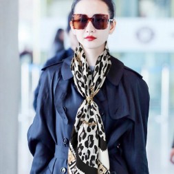 펜디 신상 스카프 FD70228