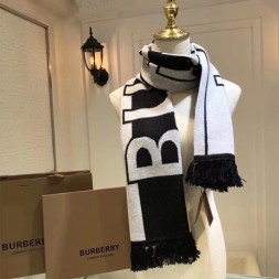 버버리 신상 스카프 BB3628