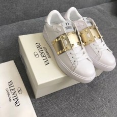 발렌티노 락스터드 남여공용 신상 스니커즈 NW50048 화이트&골드