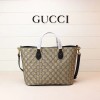 구찌 벌 모양의 GG 수프림 토트백473887