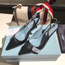프라다 리본 장식 가죽 펌프스 F0638