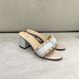 발렌티노 신상 슬리퍼 2S0S33