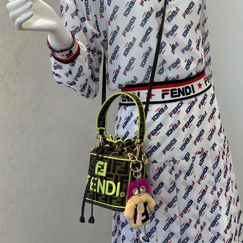 펜디 몽트레저 버킷백 70F659