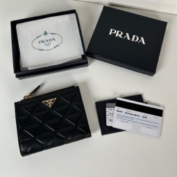 프라다 신상 반지갑 1ML050