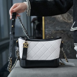  샤넬 가브리엘 스몰 호보백 A91810 화이트