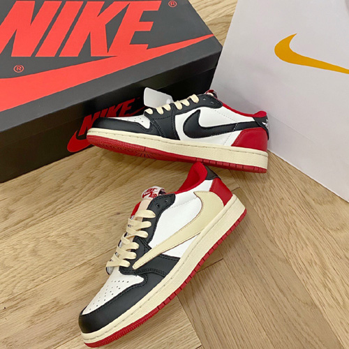 나이키 에어조던 1 레트로 로우 x 트레비스스캇  NK1103-2