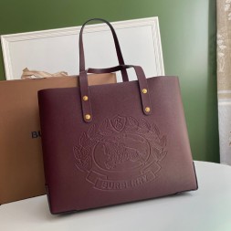 버버리 스몰 엠보싱 크레스트 가죽 토트 80066111 버건디