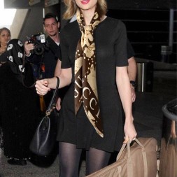 구찌 신상 스카프 G3659