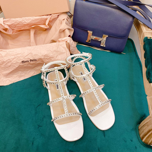 미우미우 신상 샌들 57219 화이트