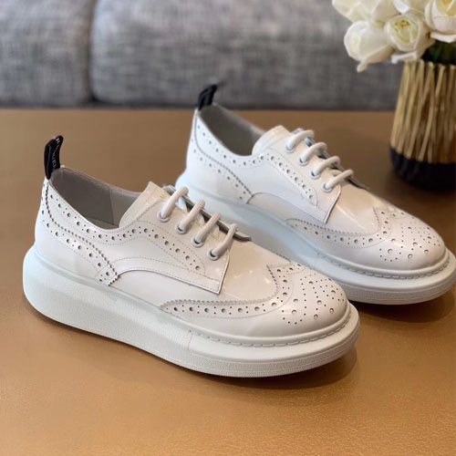 알렉산더 맥퀸 하이브리드 레이스업 586400 화이트