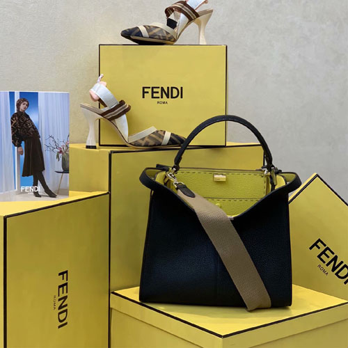 펜디 피카부 X-라이트 미디엄 8BN310 블랙