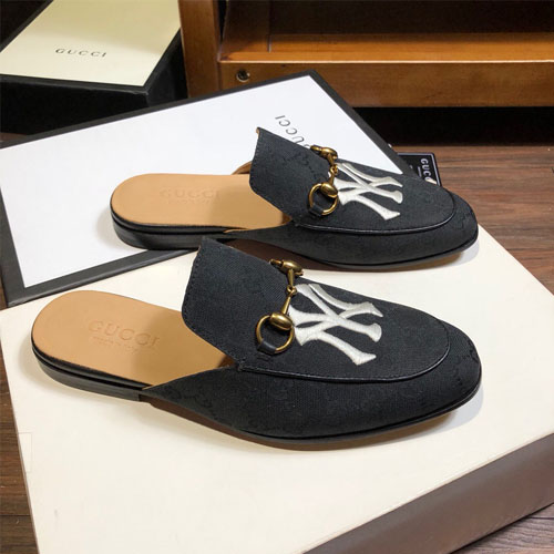 구찌 남성용 신상 슬리퍼 620328