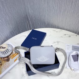 디올 남여공용 미니 크로스백 BC119 그레이