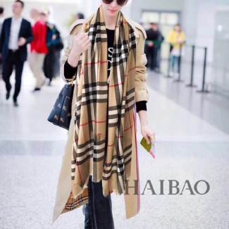 버버리 신상 스카프 BB3638